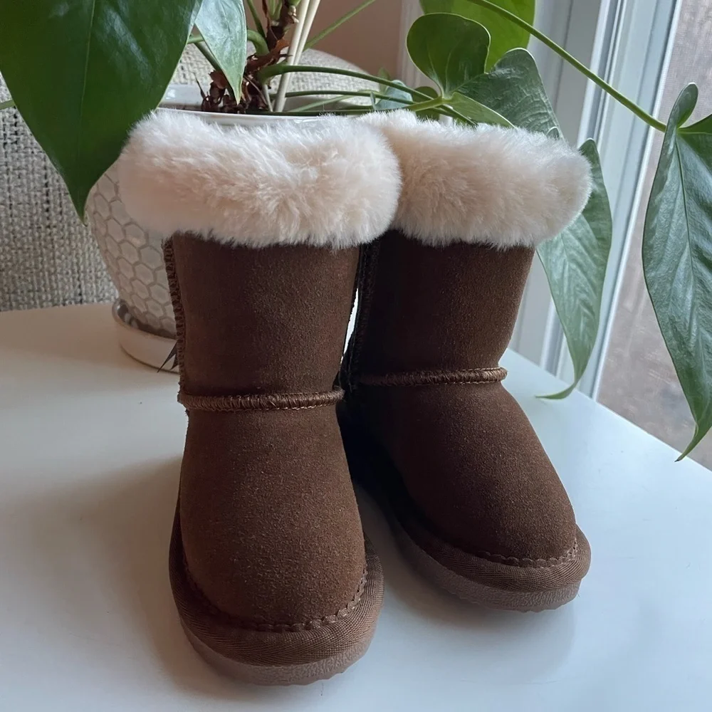 LAMO Toddler Girls Shearling-Lined Boots Size 7